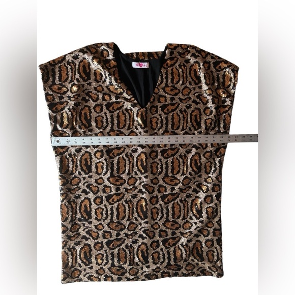 Buddy Love Aretha Dress XS, Leopard Print, Sequins, V-Neck, Excellent Condition - Picture 5 of 6